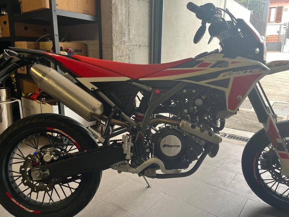Fantic Motor Motard 125 Performance 4t (2020) (4)