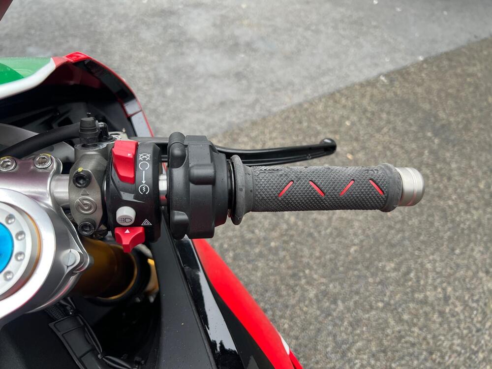 Ducati Panigale V2 Bayliss 1st Championship 20th Anniversary (2021 - 24) (9)