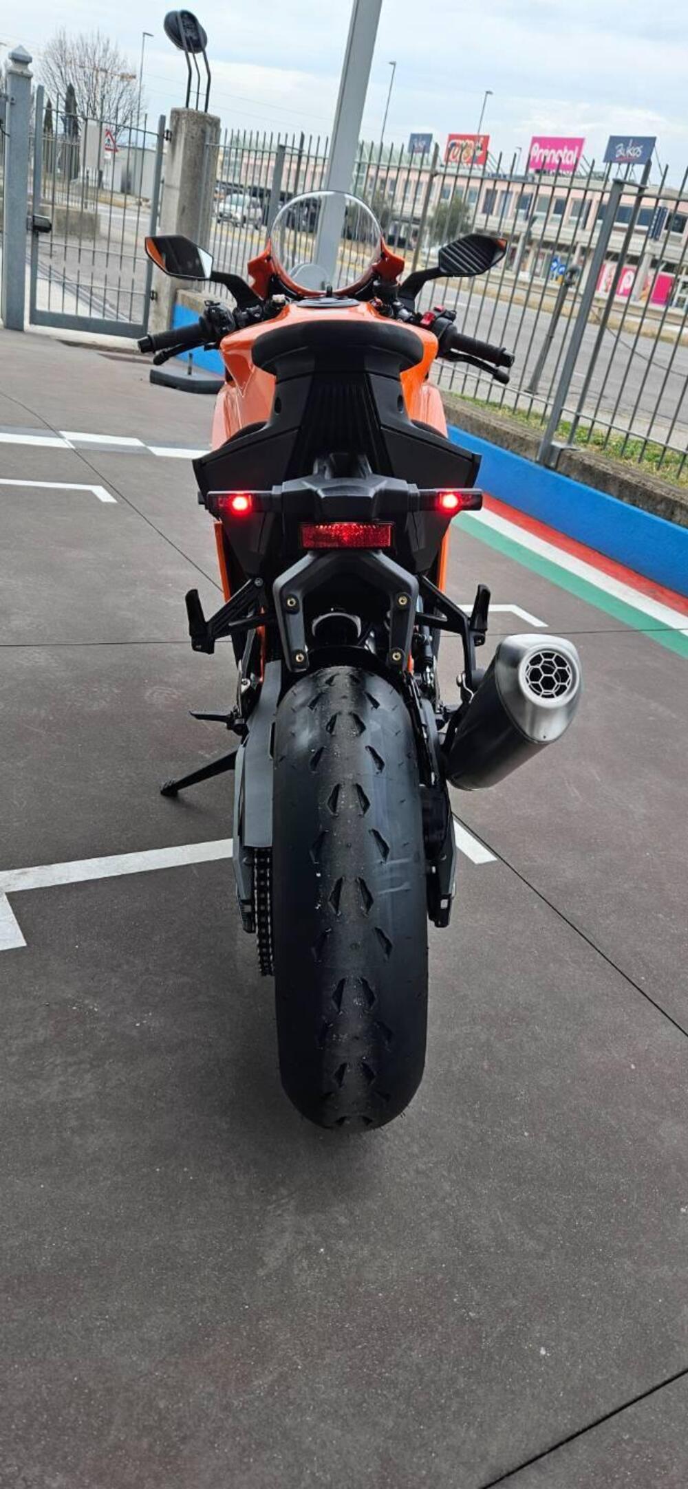 KTM 990 RC R (2026) (10)