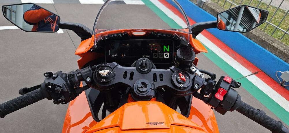 KTM 990 RC R (2026) (12)