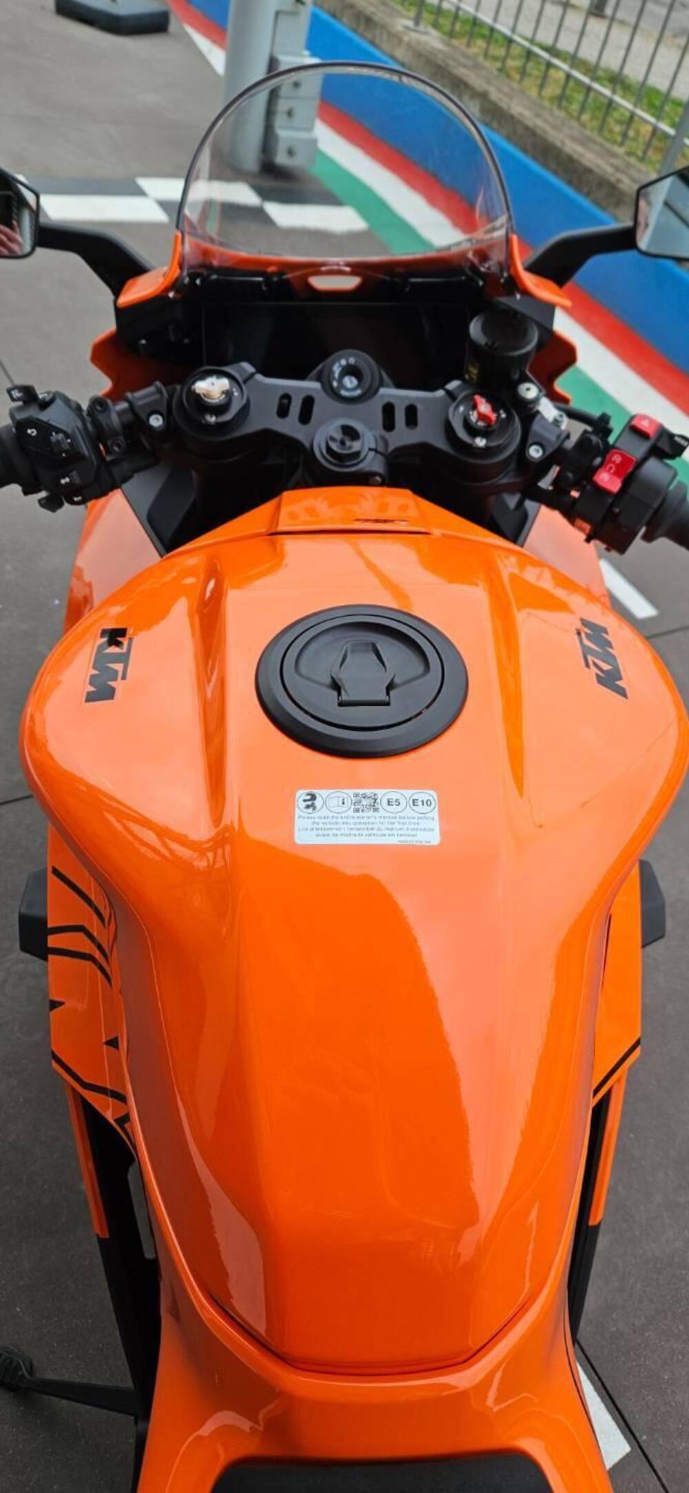 KTM 990 RC R (2026) (13)