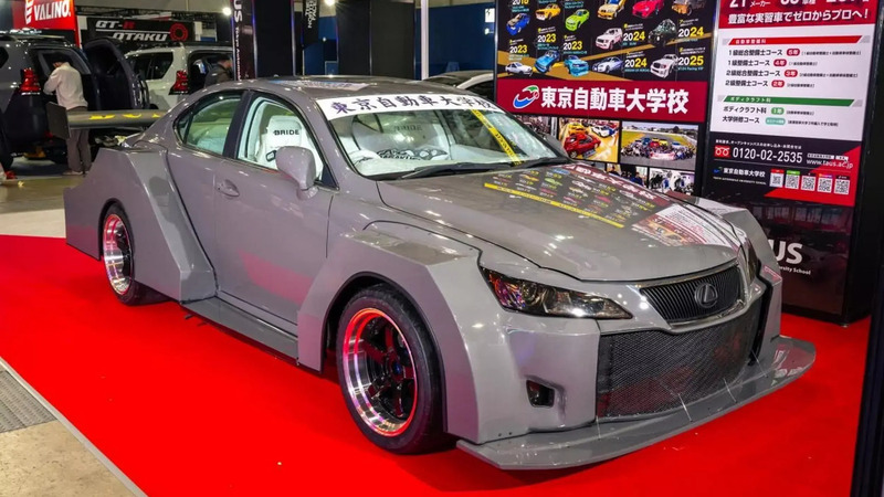 Questa Lexus sembra uscita da Minecraft: &egrave; l&rsquo;auto pi&ugrave; strana del Tokyo Auto Salon 2026
