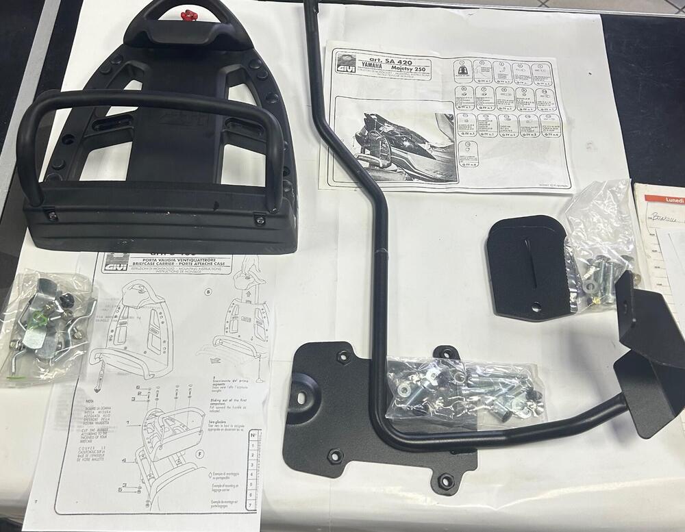 Porta valigetta 24h Givi