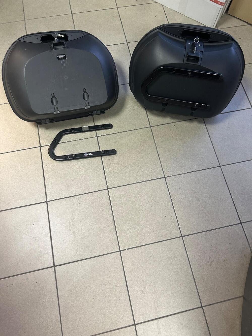 Valigie per moto complete di staffe Nonfango (4)