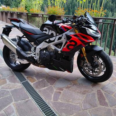 Aprilia Tuono V4 Factory (2021 - 24) usata