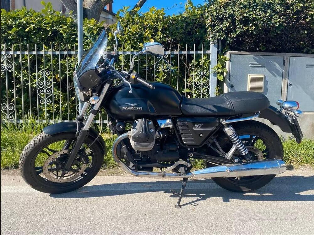 Moto Guzzi V7 Classic (2008 - 12) (2)