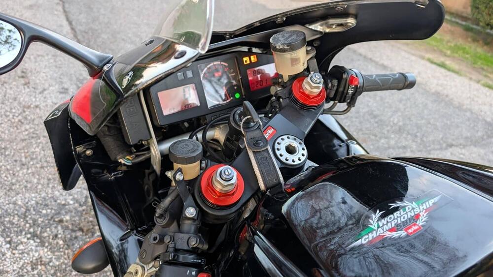 Aprilia RSV 1000 (2003 - 04) (3)