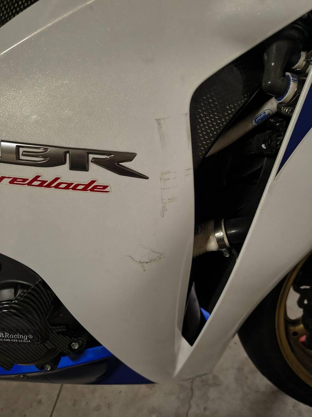Honda CBR 1000 RR Fireblade (2008 - 11) (8)