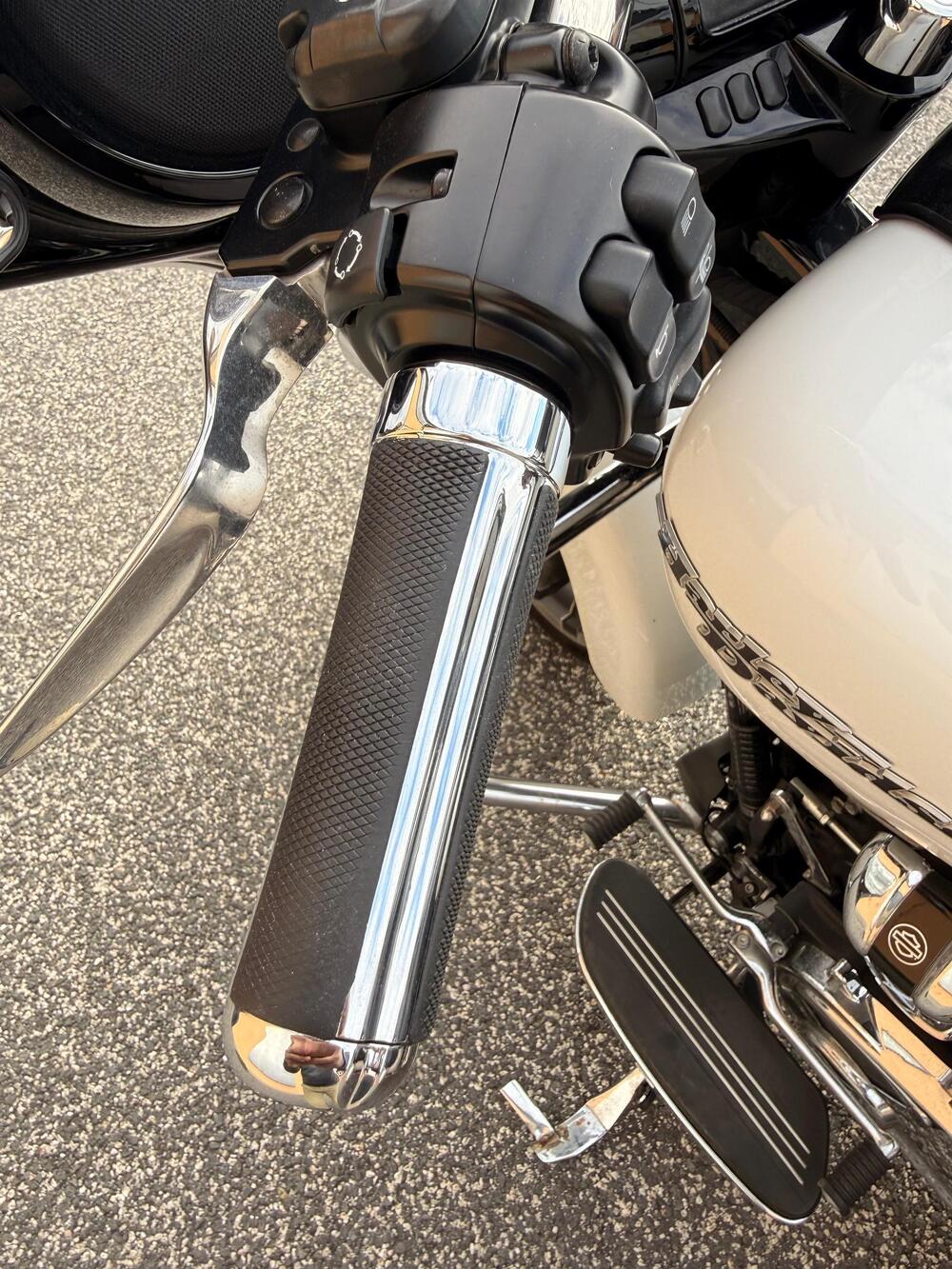 Harley-Davidson 107 Street Glide Special (2017 - 19) - FLHXS (9)