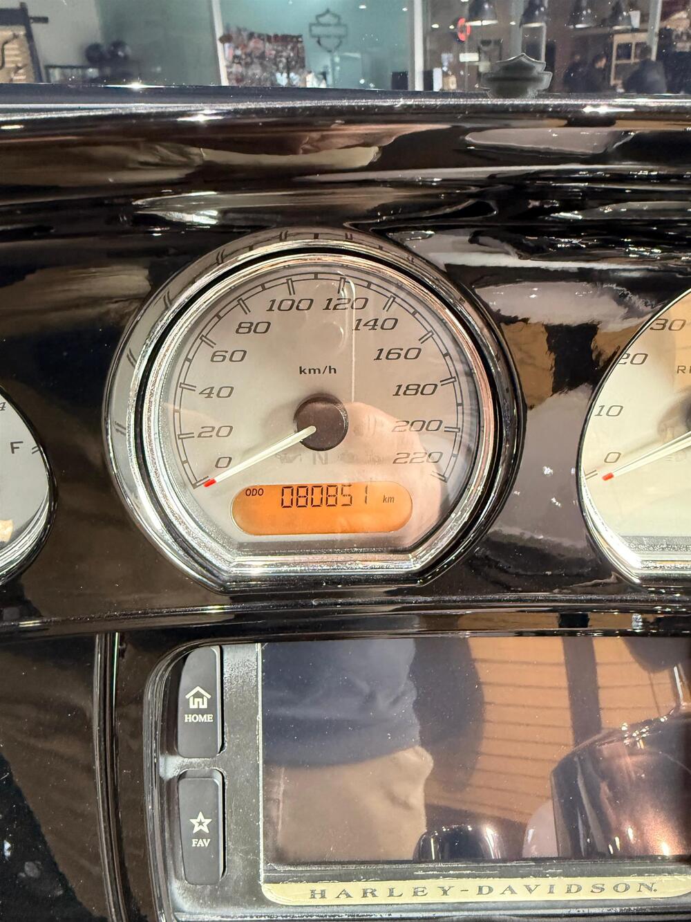 Harley-Davidson 107 Street Glide Special (2017 - 19) - FLHXS (11)