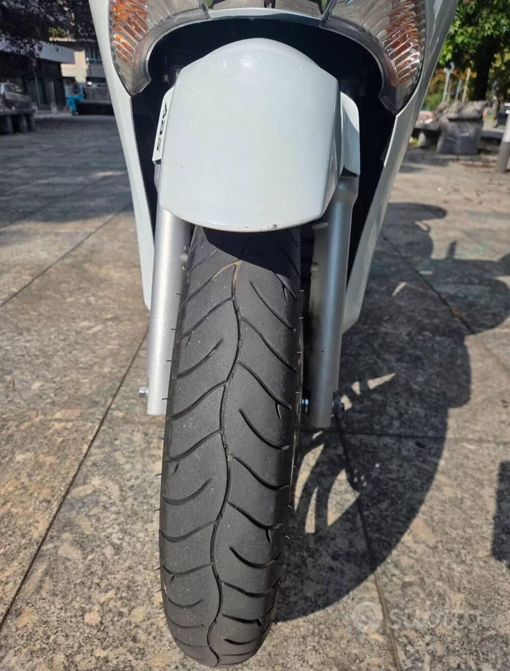 Honda SH 150 i ABS (2013 - 16) (4)