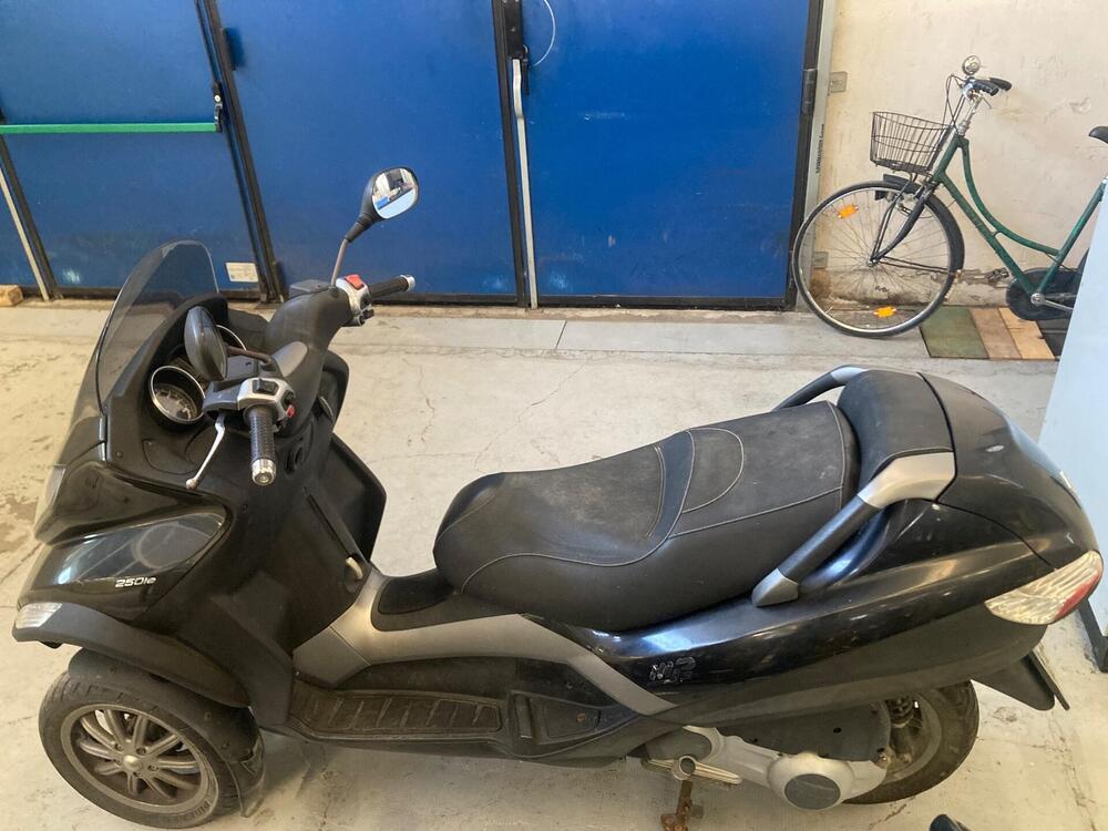 Piaggio MP3 250 i.e.