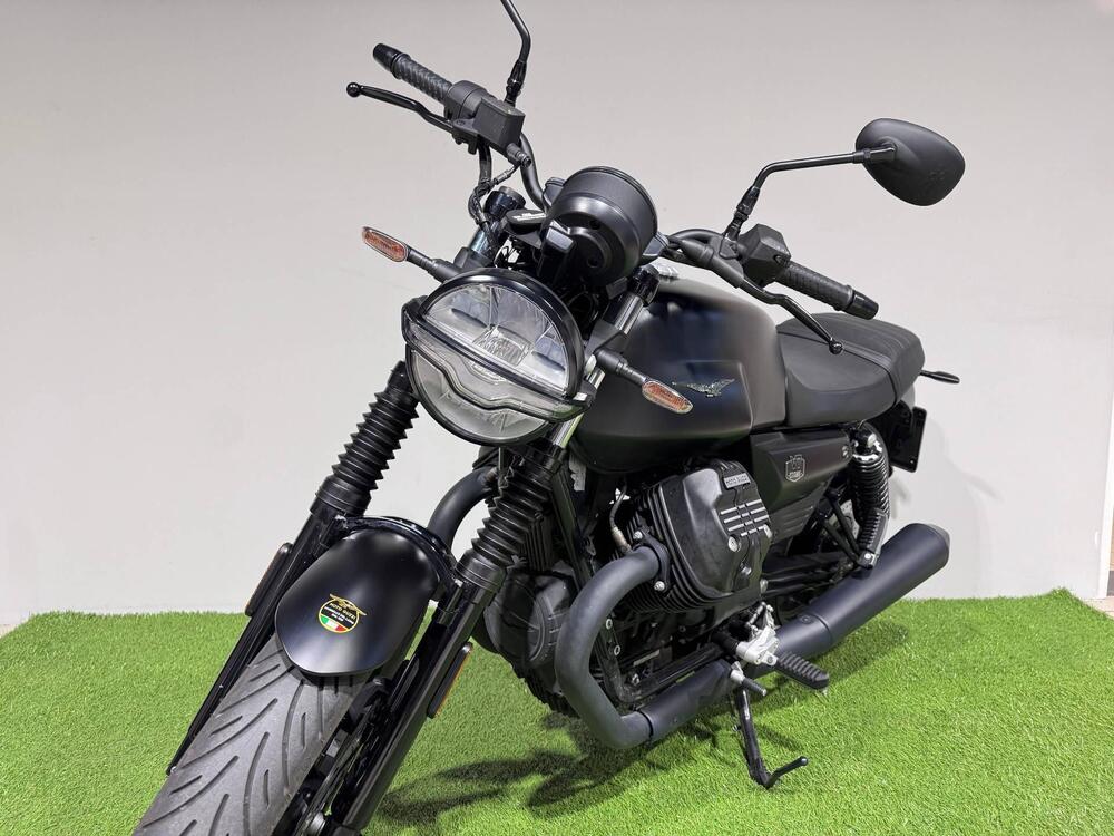 Moto Guzzi V7 Stone (2025 - 26) (2)