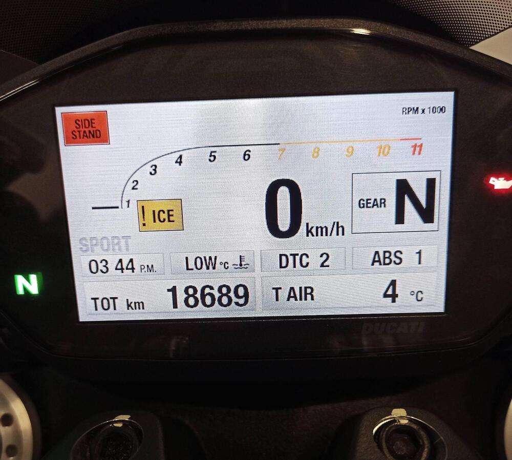 Ducati Monster 1200 R (2016 - 19) (10)