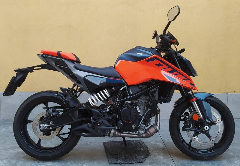 KTM 125 Duke (2024 - 25) (3)