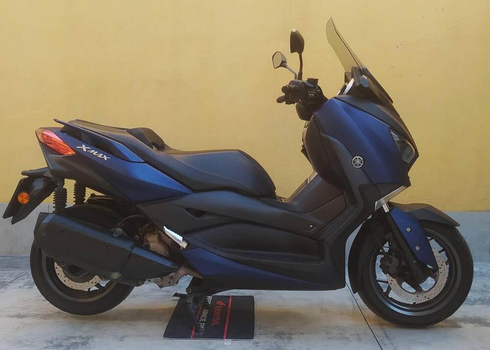 Yamaha X-Max 300 Tech Max (2021 - 24) (4)