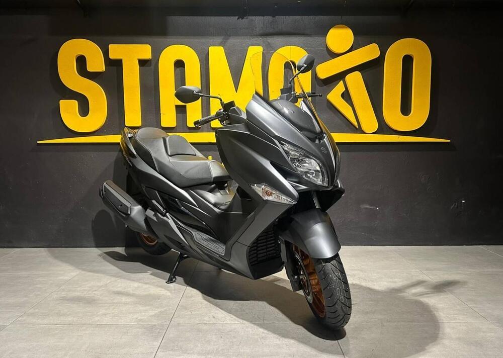 Suzuki Burgman 400 (2025 - 26) (2)