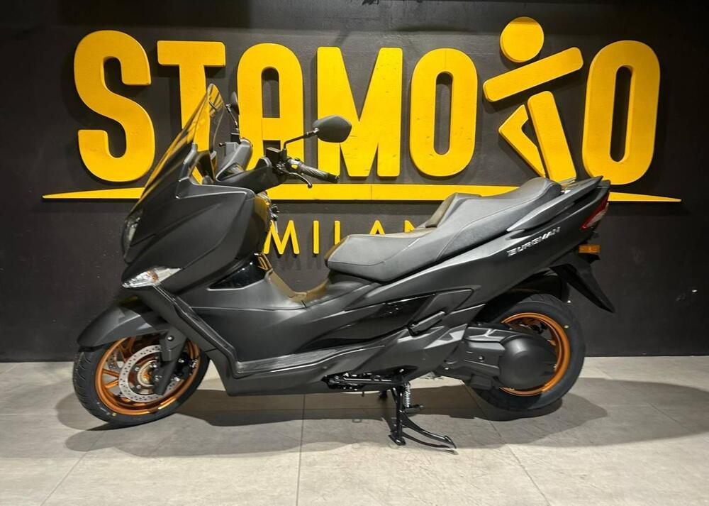 Suzuki Burgman 400 (2025 - 26) (4)