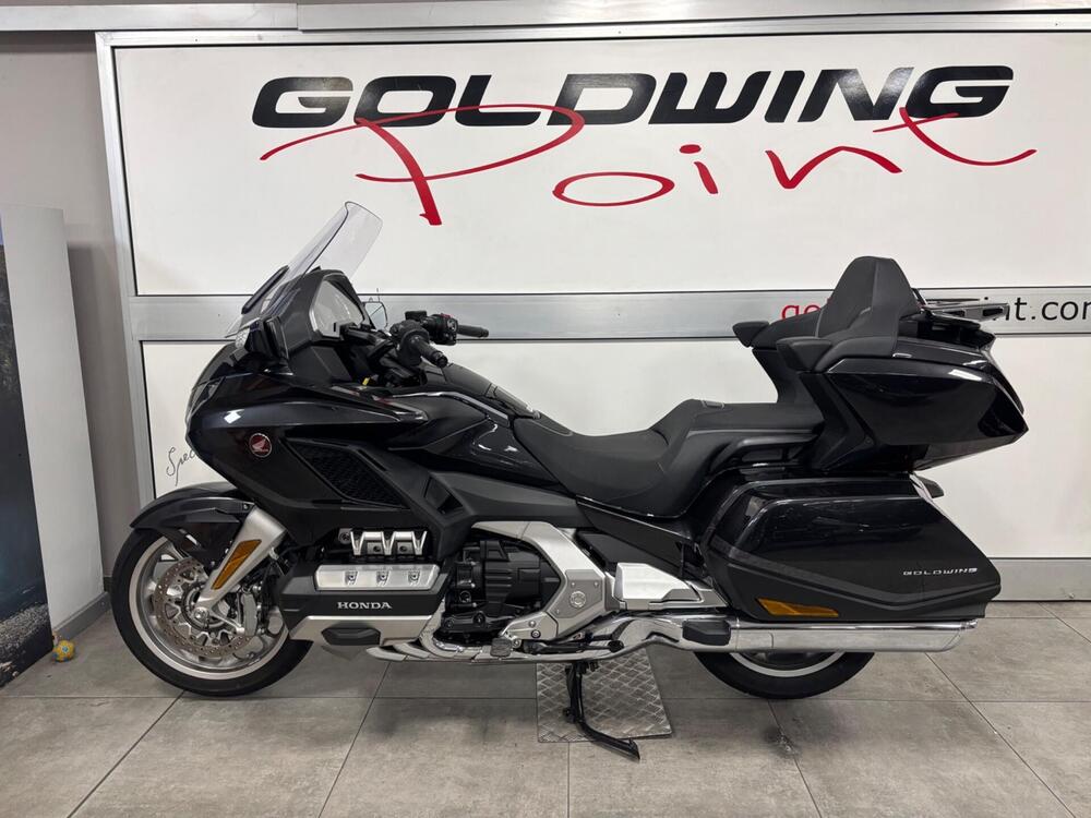 Honda GL 1800 Gold Wing Tour DCT (2021) (2)