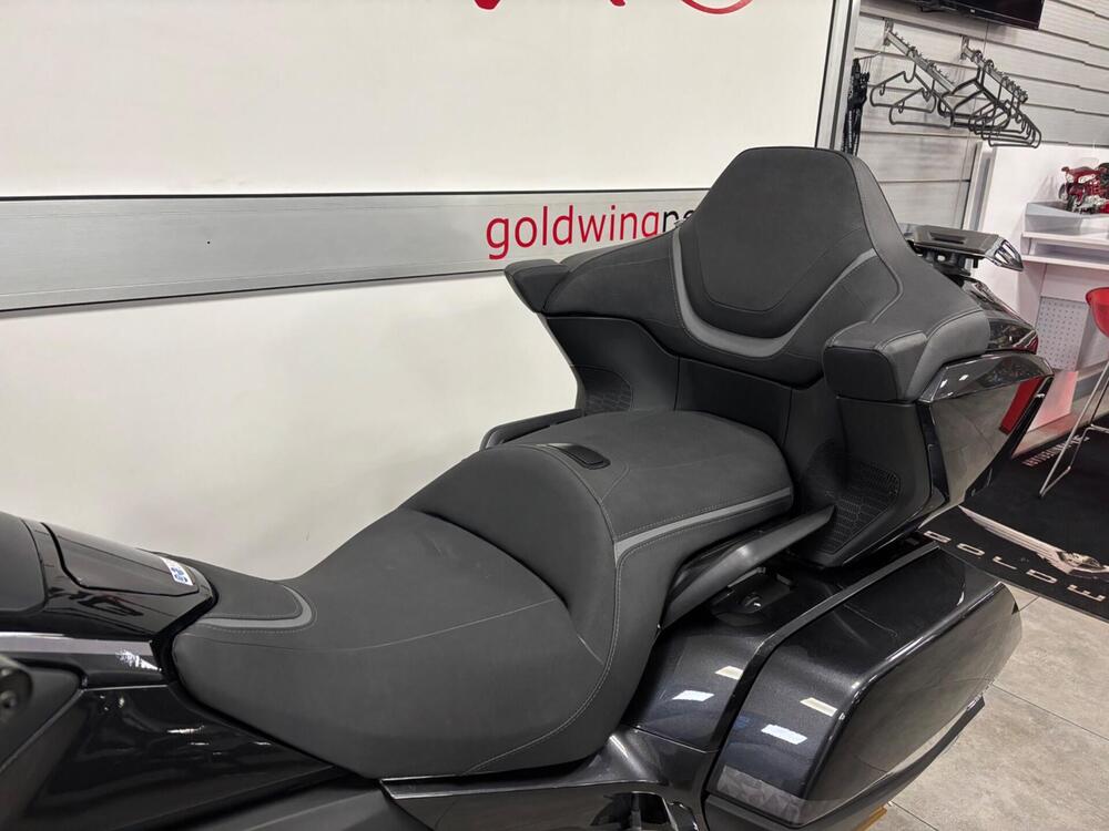 Honda GL 1800 Gold Wing Tour DCT (2021) (4)