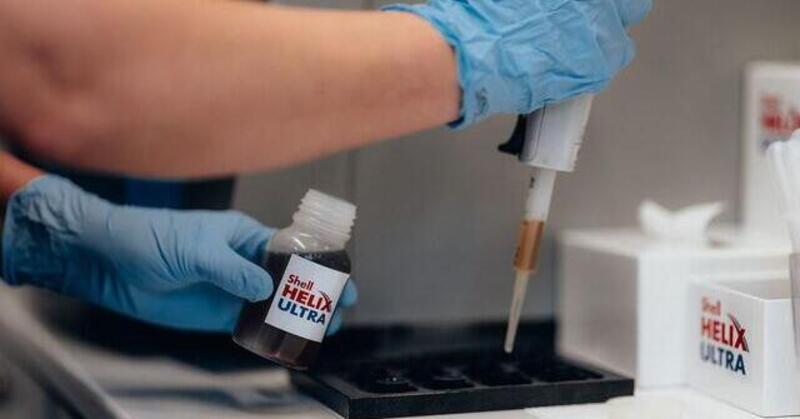 F1 2026, il carburante &ldquo;verde&rdquo; costa fino a 250 euro al litro: qualcosa non torna e i fornitori chiedono una proroga alla FIA