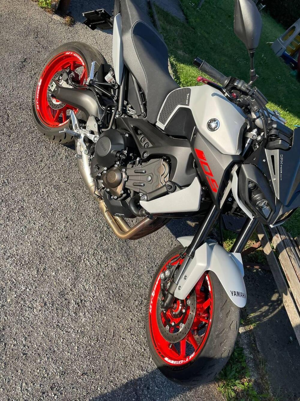 Yamaha MT-09 (2017 - 20) (8)