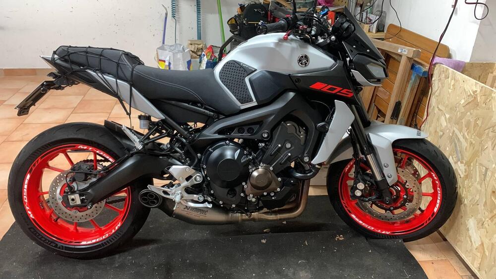 Yamaha MT-09 (2017 - 20) (11)