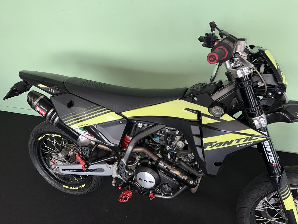 Fantic Motor XMF 125 Motard Performance 4T (2023 - 24) (10)