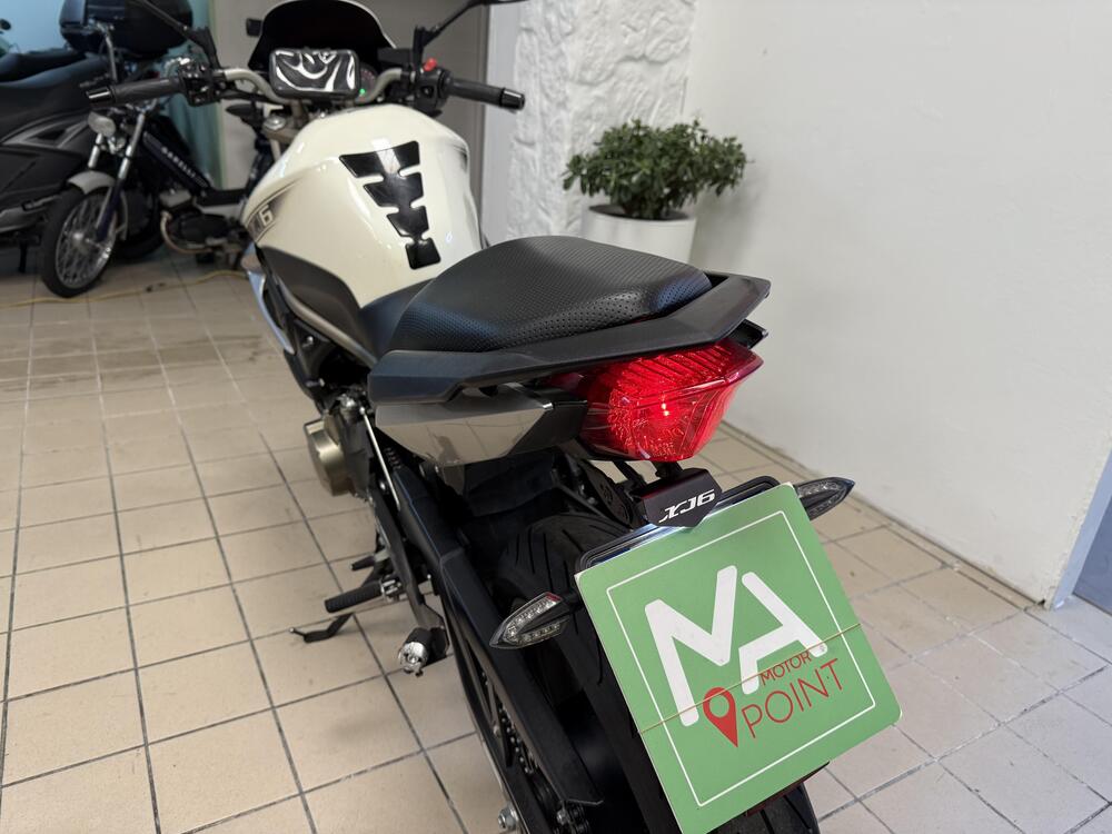 Yamaha XJ6 (2008 - 15) (4)