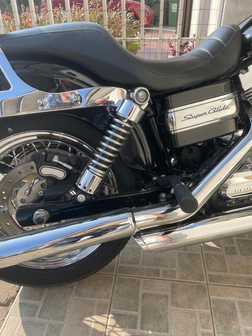 Harley-Davidson 1584 Super Glide Custom (2008 - 13) - FXDC (14)