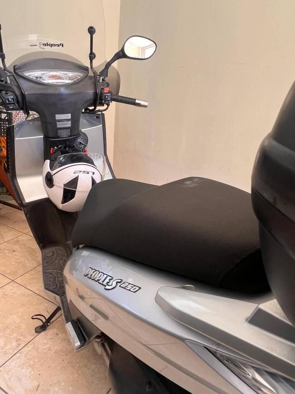Kymco People 250 S (3)