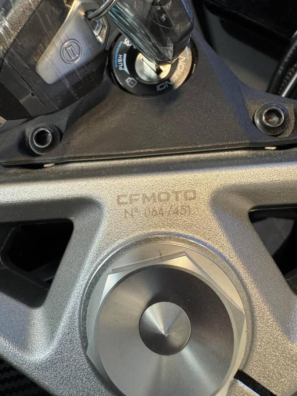 CFMOTO 450SR World Champions Replica (2025 - 26) (2)