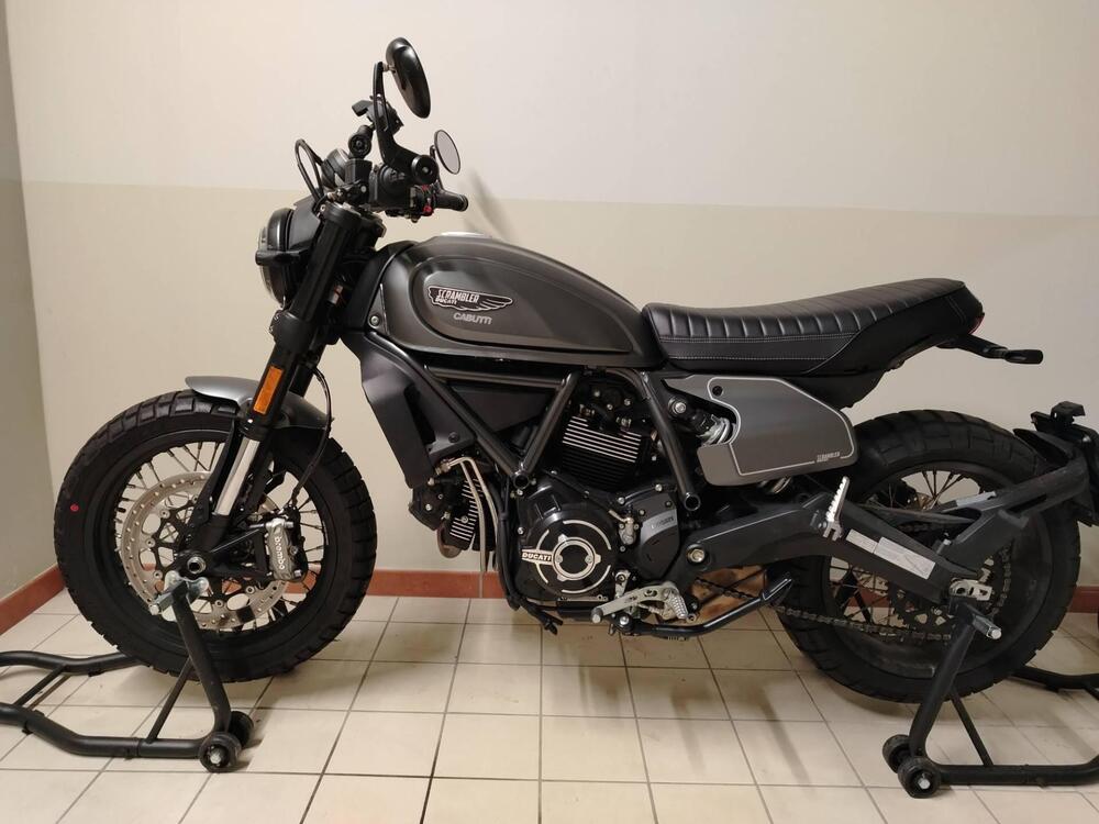 Ducati Scrambler 800 Night Shift (2021 - 22) (4)