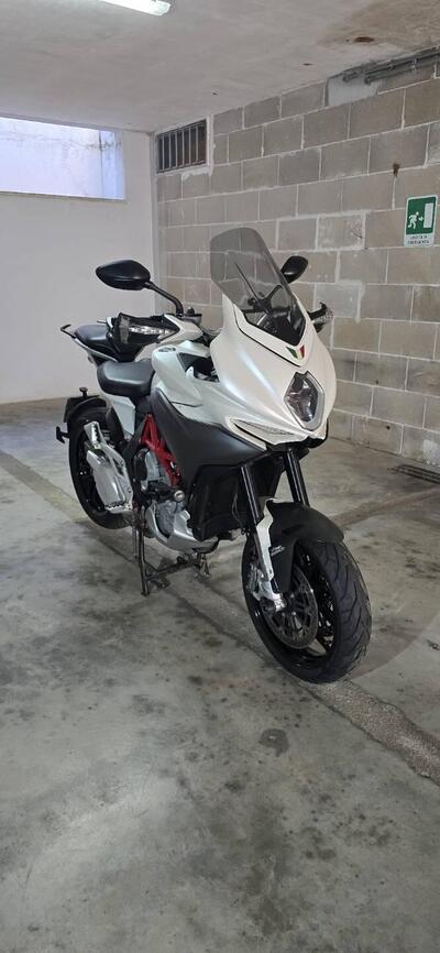 MV Agusta Turismo Veloce 800 Lusso (2014 - 16) usata