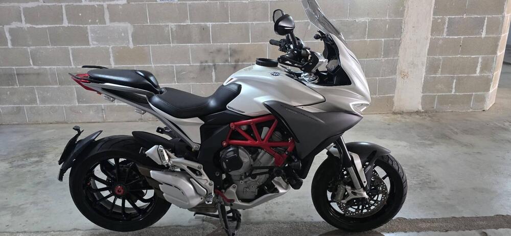 MV Agusta Turismo Veloce 800 Lusso (2014 - 16) (3)