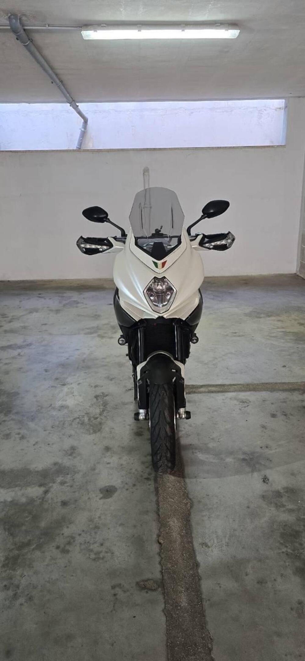 MV Agusta Turismo Veloce 800 Lusso (2014 - 16) (5)