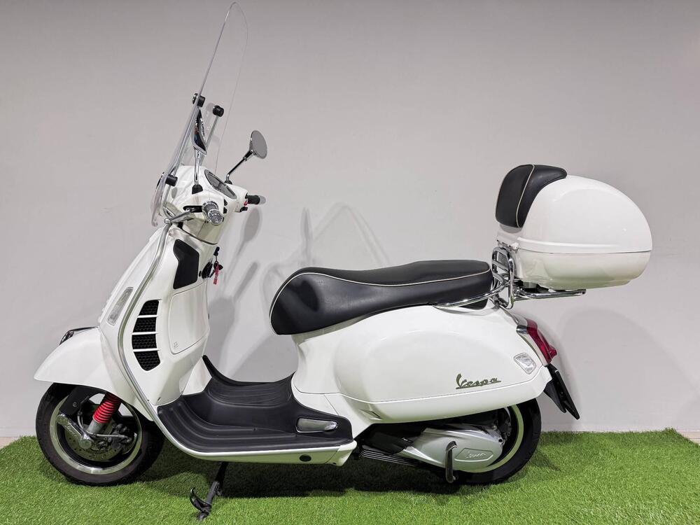 Vespa GTS 300 Super Hpe (2018 - 19) (3)