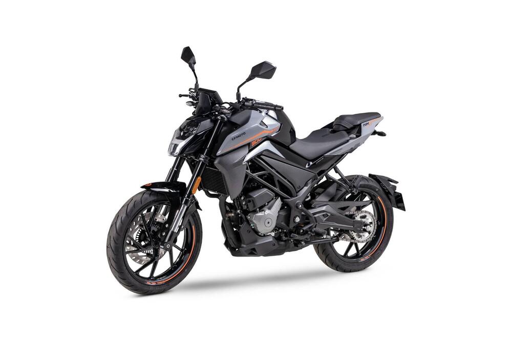 CFMOTO 300NK (2021 - 26) (6)