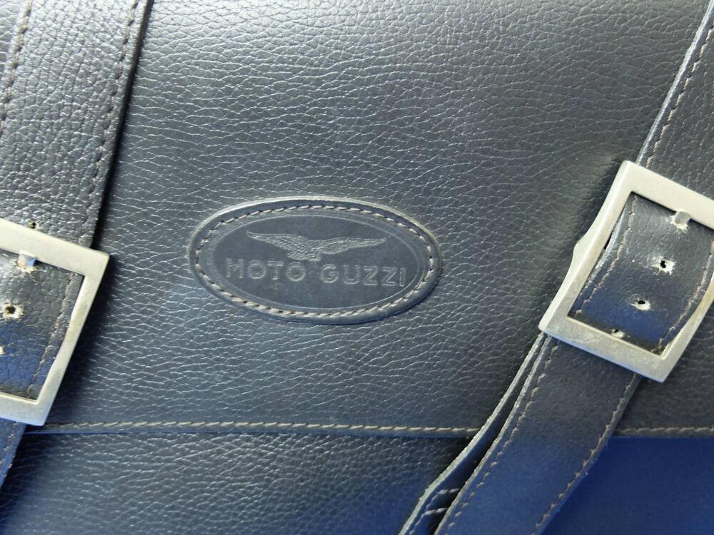 Valigie laterali originali Moto Guzzi x V7 Classi (18)