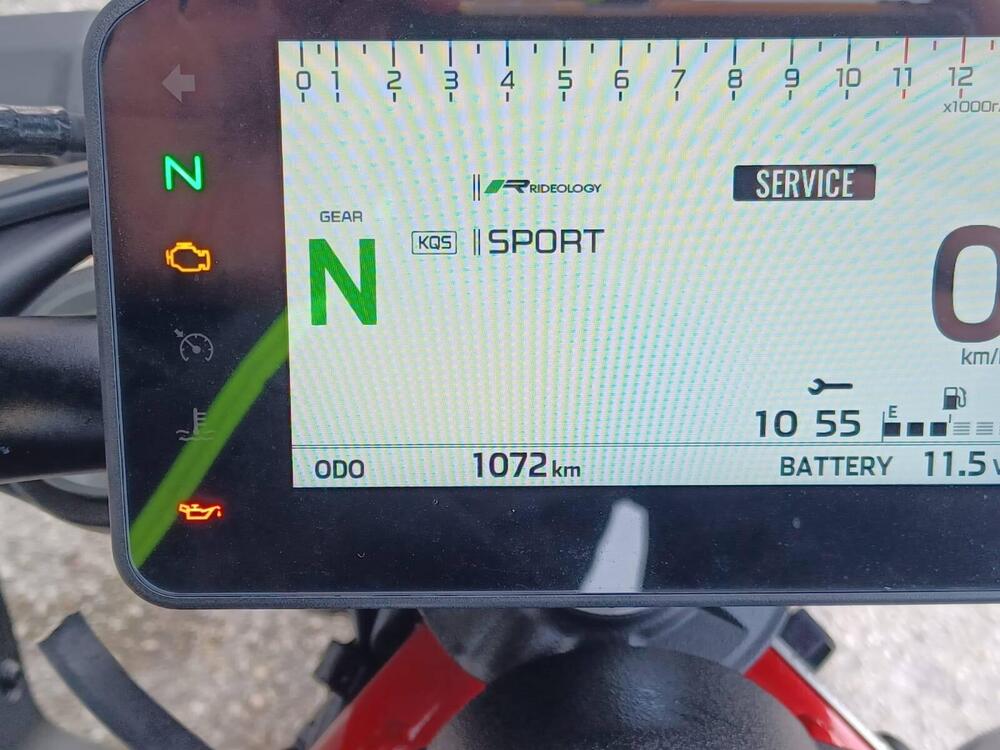 Kawasaki Z 900 (2025 - 26) (9)