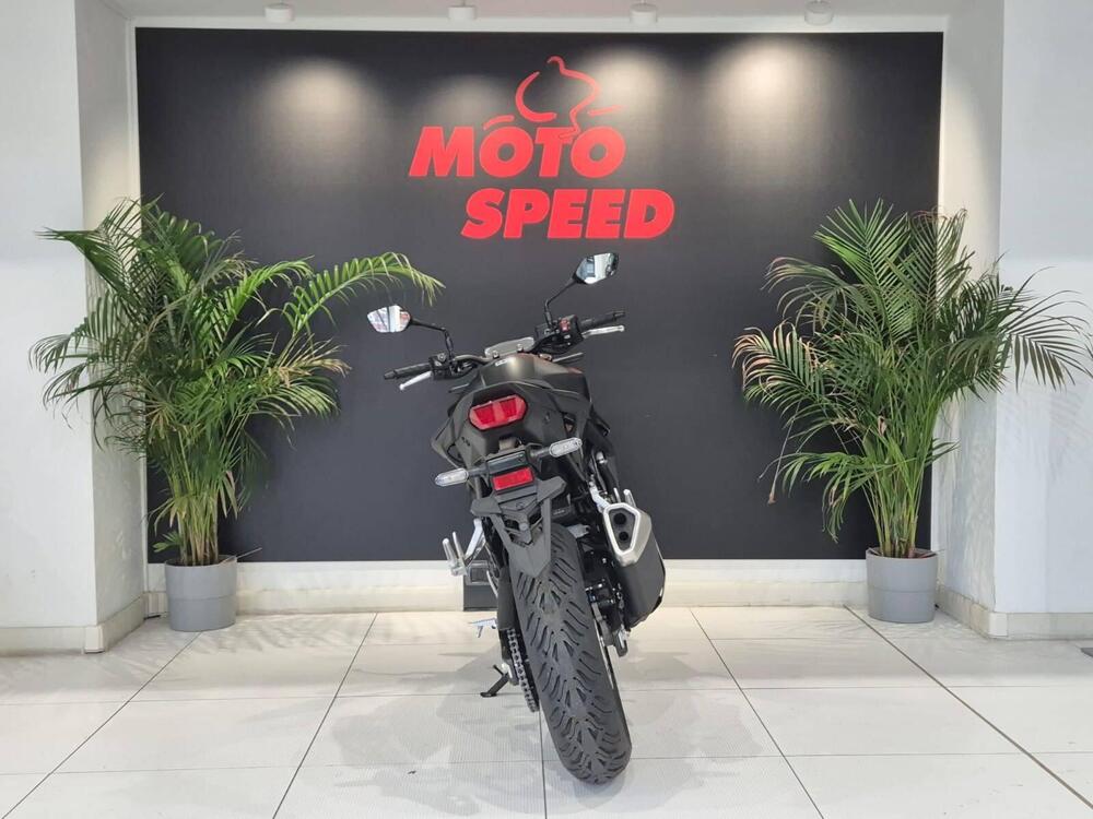 Honda CB 750 Hornet (2025) (7)