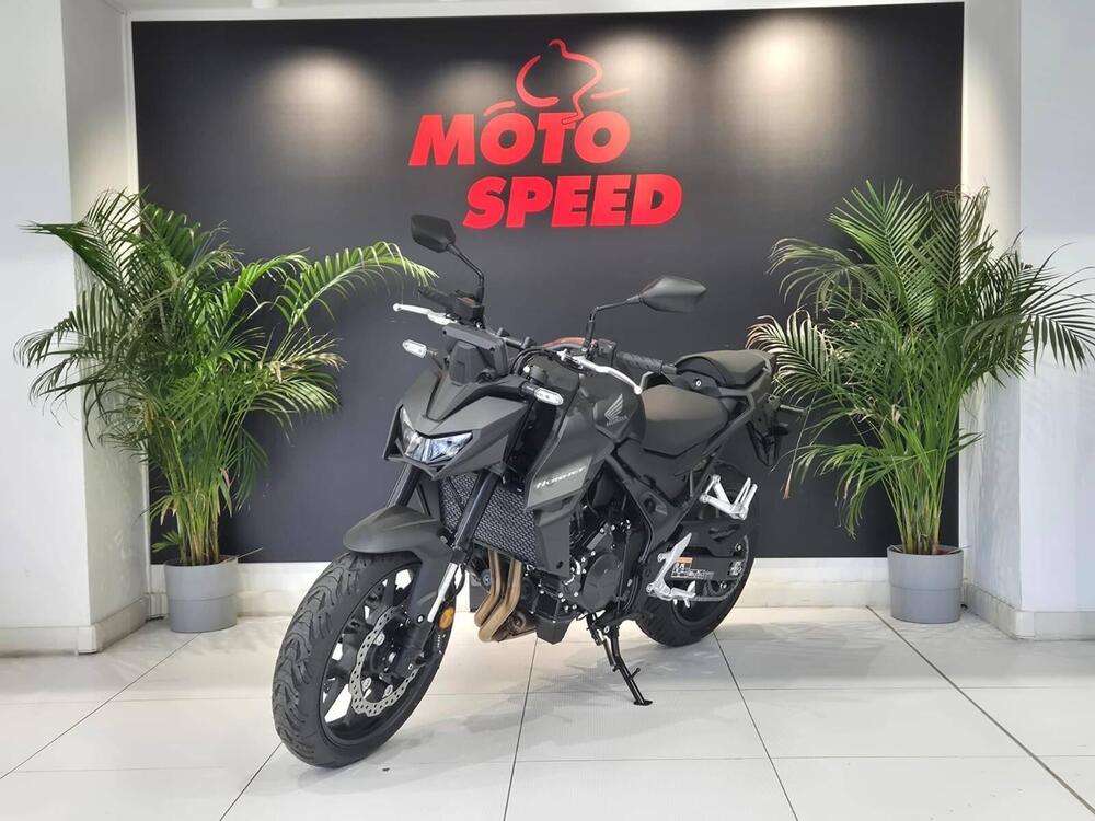 Honda CB 750 Hornet (2025) (4)