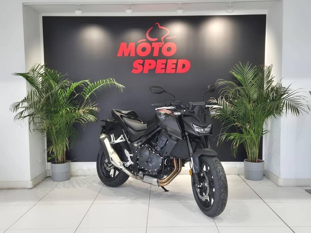 Honda CB 750 Hornet (2025) (2)