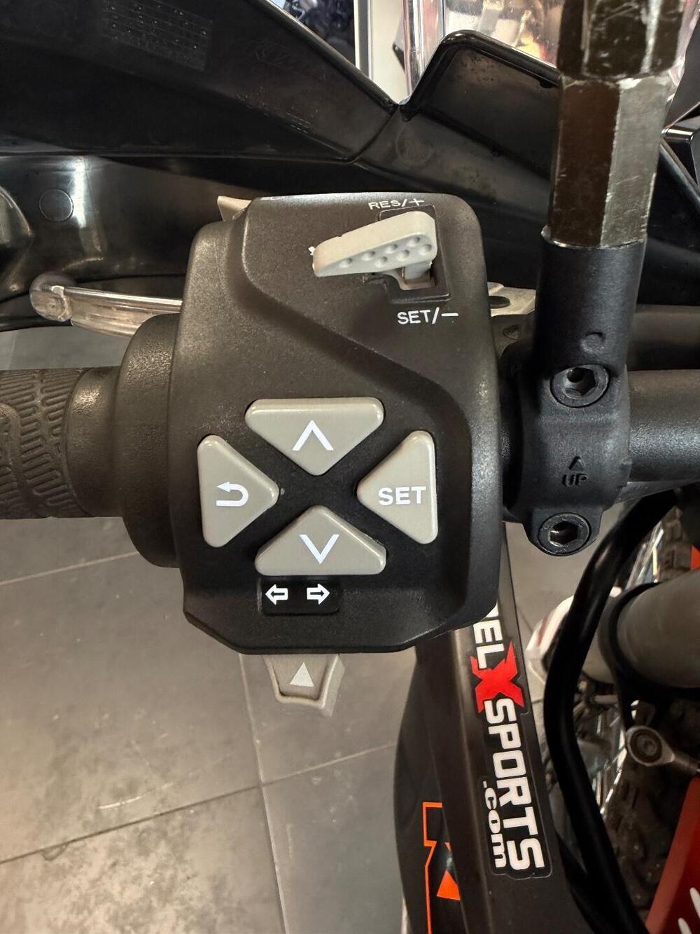 KTM 890 Adventure R (2021) (8)