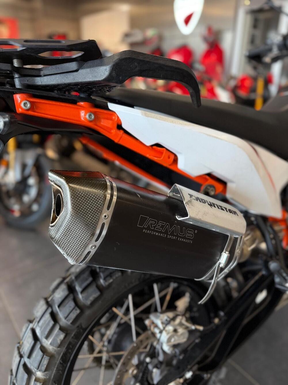 KTM 890 Adventure R (2021) (10)