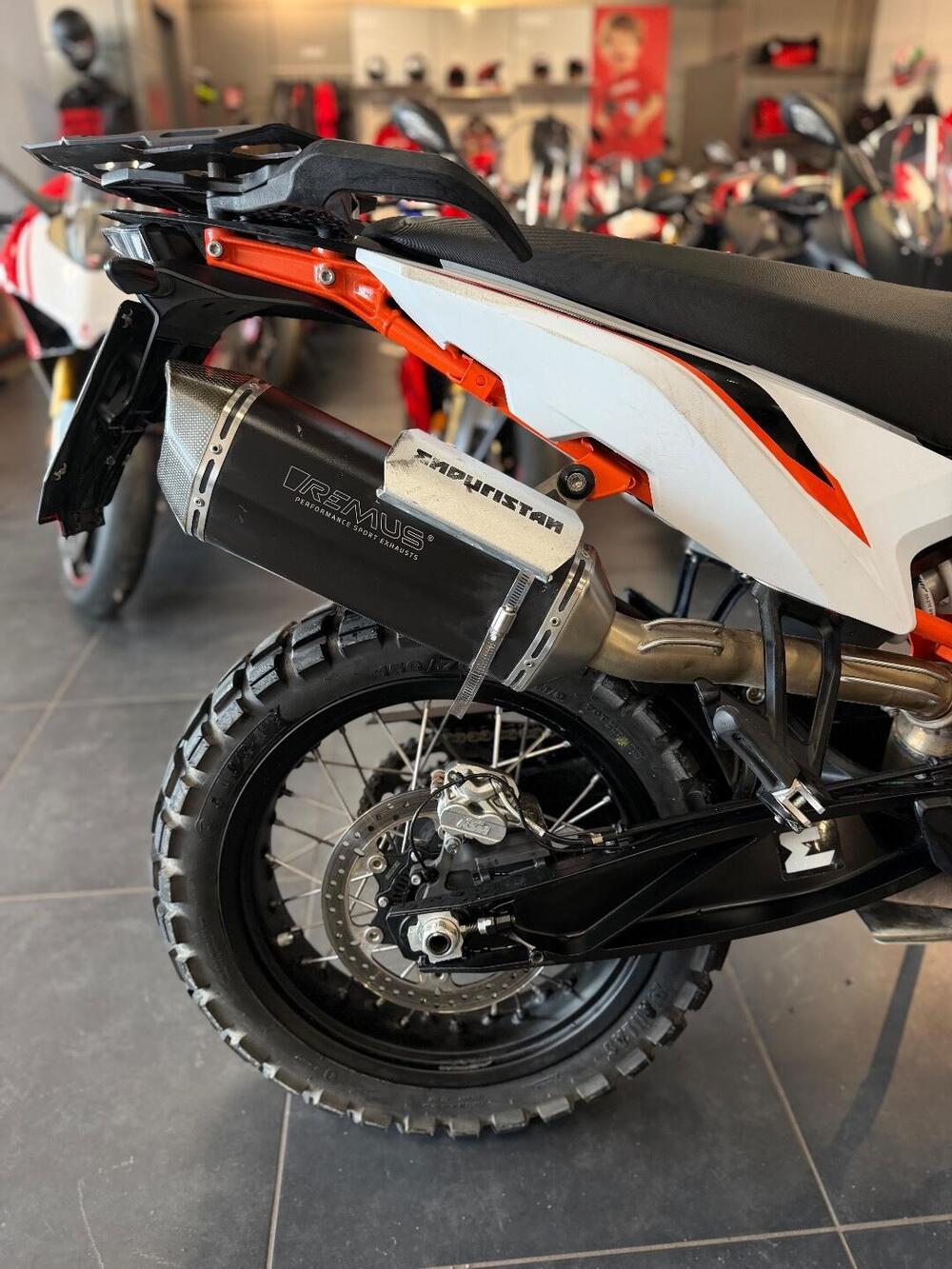 KTM 890 Adventure R (2021) (11)
