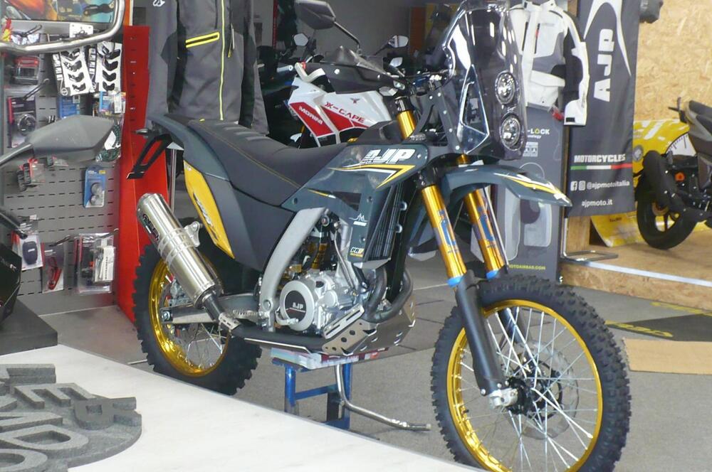 AJP PR7 650 Adventure Gold Edition (2025 - 26)