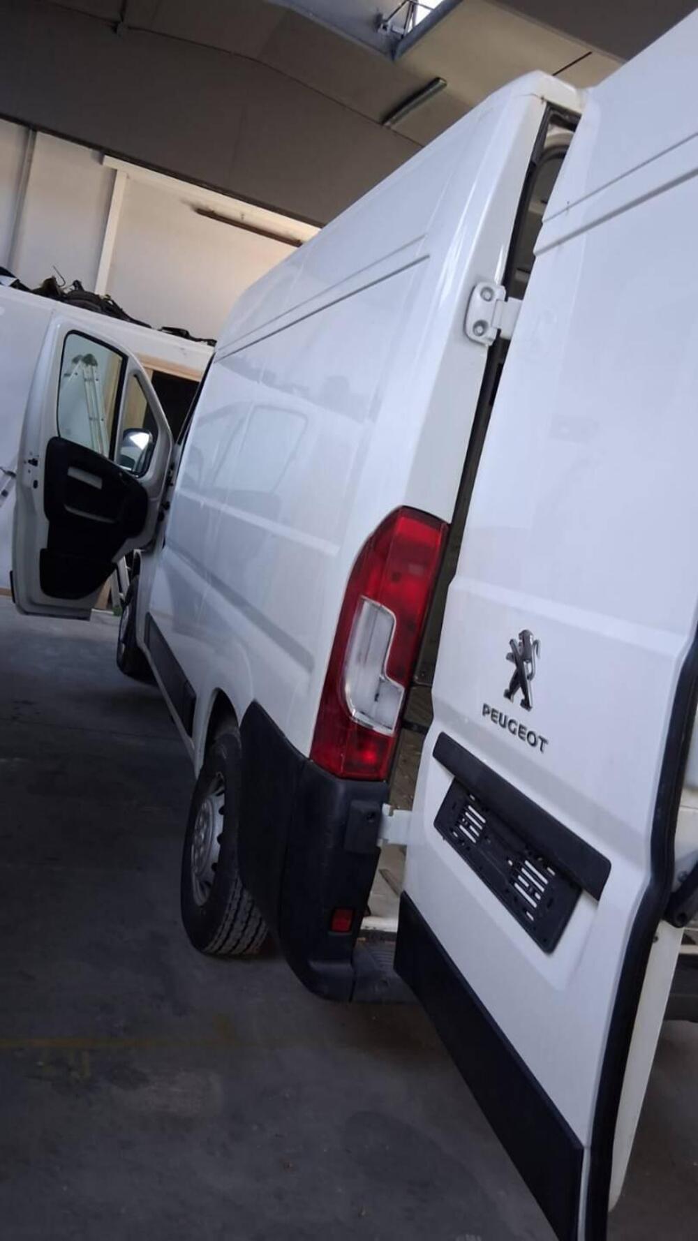 Peugeot Boxer Furgone usata a Milano (10)