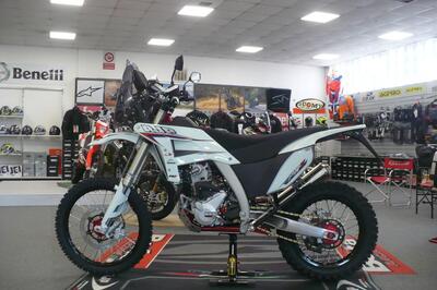 AJP PR7 650 Adventure (2021 - 24) nuova