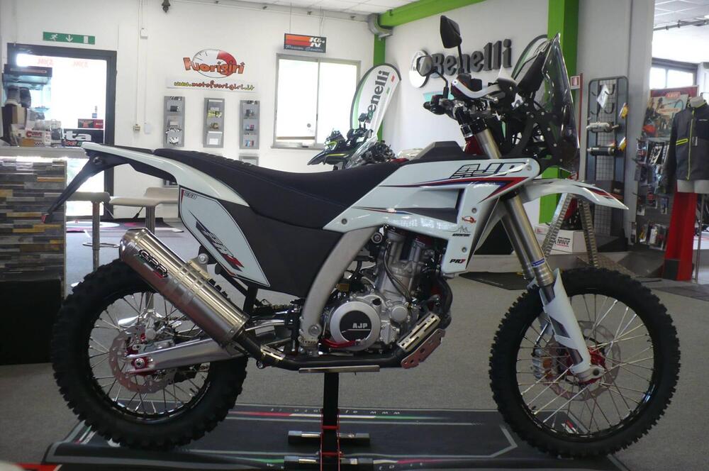 AJP PR7 650 Adventure (2021 - 24) (4)